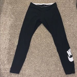 Nike women’s leggings size medium